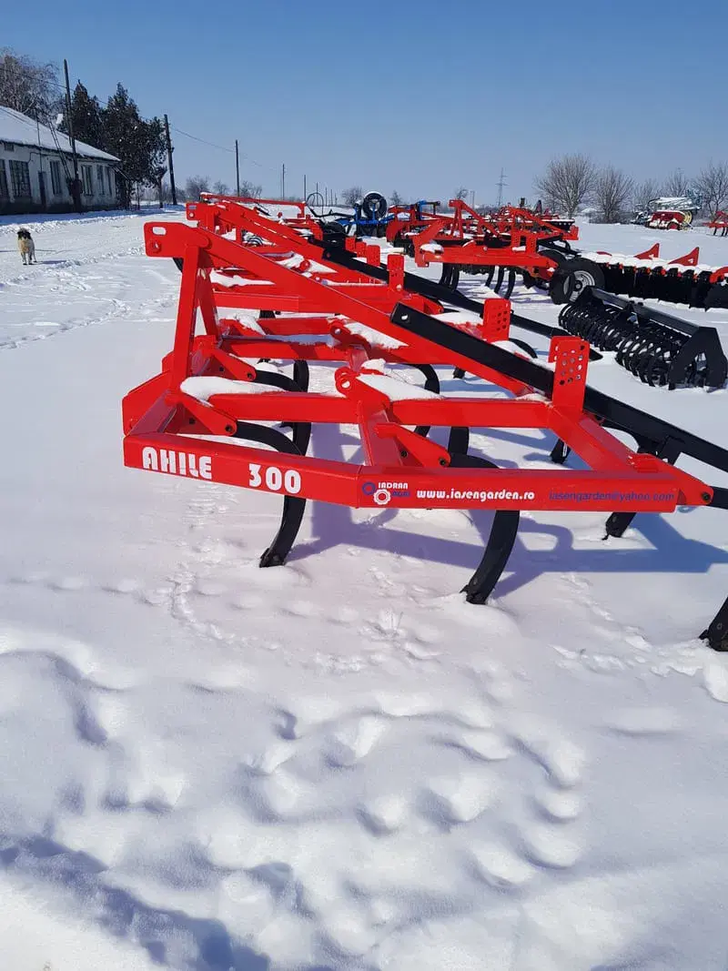 Gruber Ahile Iadran Agri - cultivator pentru afânarea și pregătirea finală a solului pentru semănat