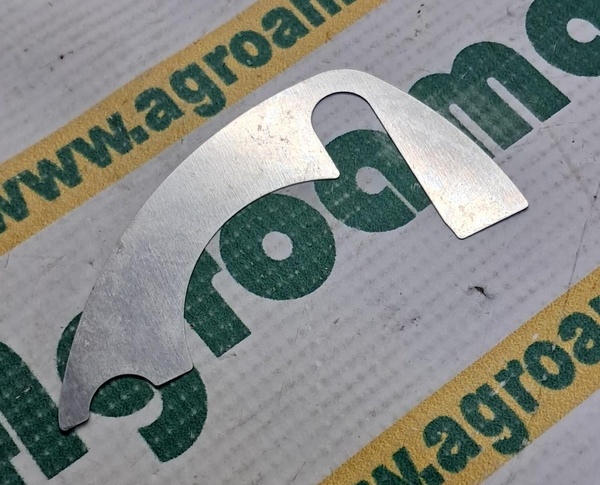 Distantier Pivot 5137460